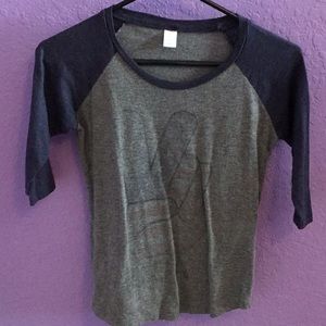 Faded peace sign American flag quarter sleeve tee